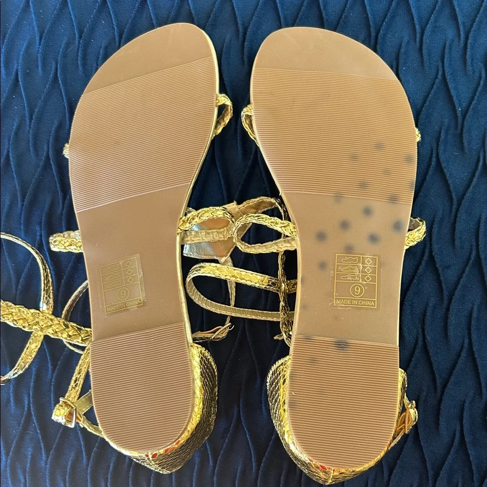 NWOT Elegant Gold Strappy Sandals - Picture 7 of 9